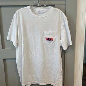 Vineyard Vines tshirt great condition